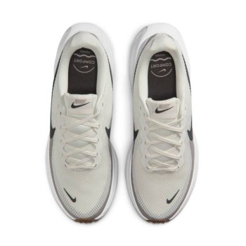 NIKE REVOLUTION 8